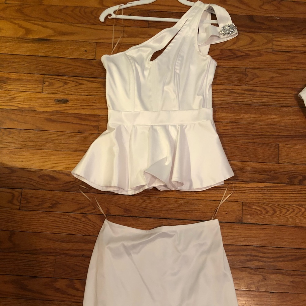 Fernando Wong peplum pageant interview two piece